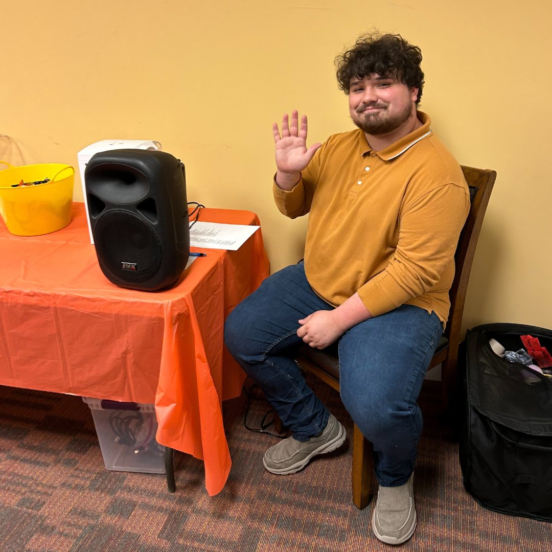 Caring4urblock's tweet image. We had a blast singing with our friends over at Parkview Maryville! 🎶🍂

#musicandmemory #seniorliving #CABcares