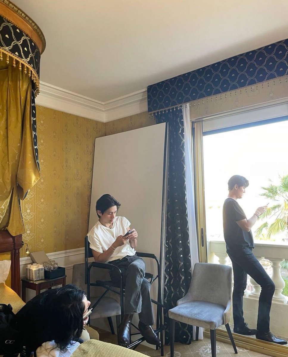 miiniyoongs's tweet photo. [231025 V Instagram Story]

🐯 What happened in Nice🤫

(1/3) https://t.co/ihdC4eapCi