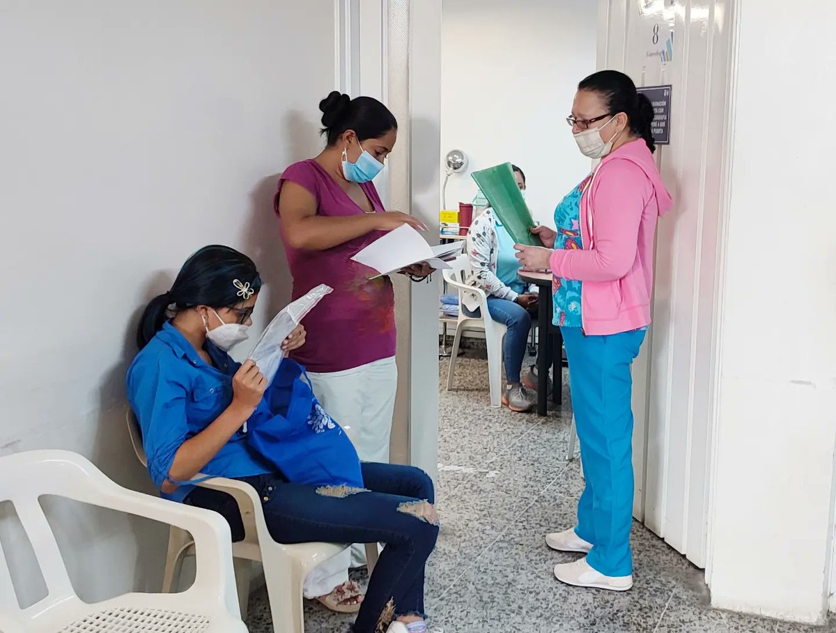 hbbgflorida's tweet photo. El equipo interdisciplinario del Hospital Benjamín Barney Gasca,  continúa realizando jornadas de  certificación a la población en condición de discapacidad.
#HospitalBenjaminBarneyGasca https://t.co/N9YUaooA6m
