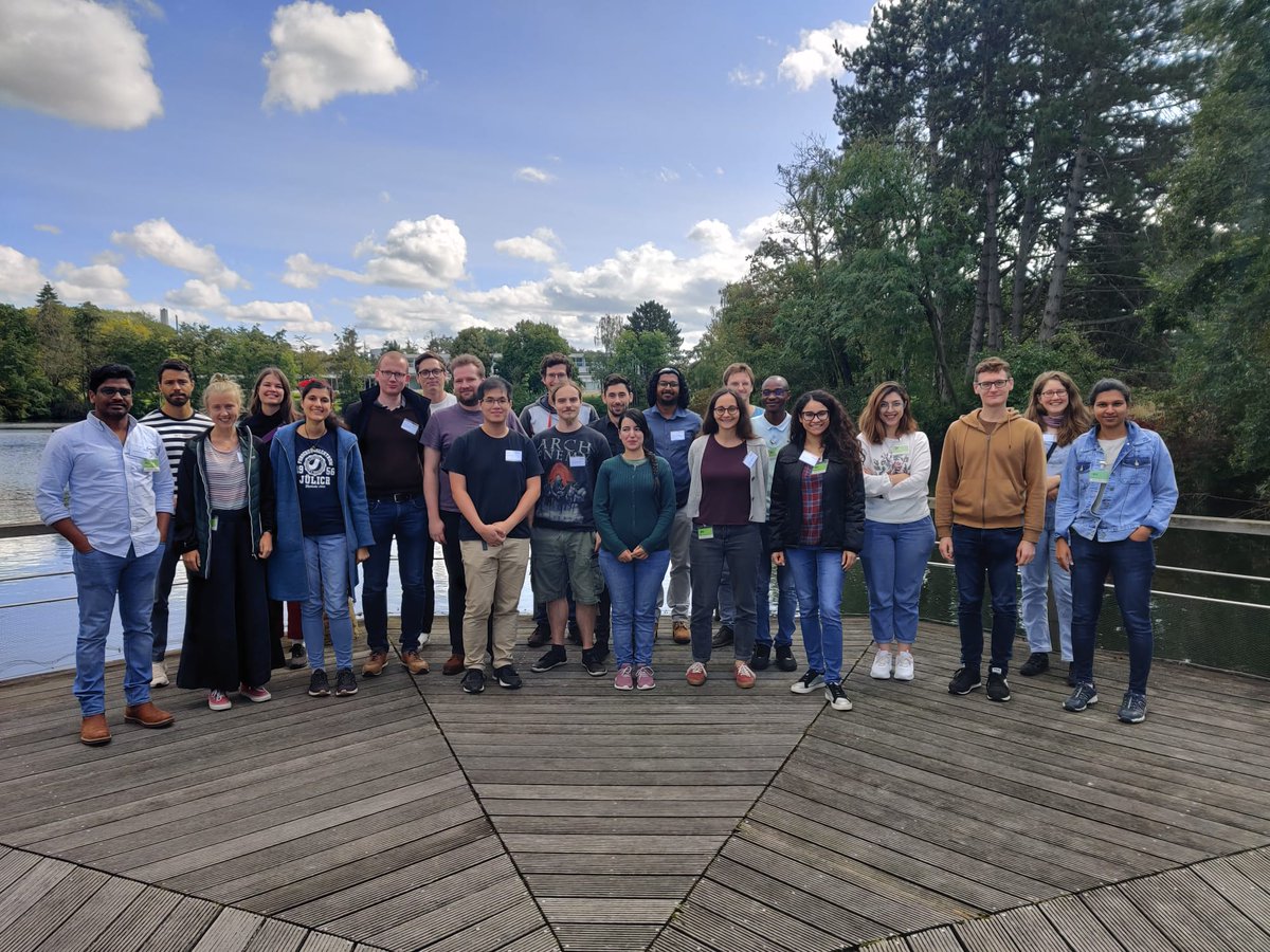 This September, the “AtmoChange PhD Days" were hosted by <a href="/fz_juelich/">Forschungszentrum Jülich | @fzj@social.fz-juelich</a> 's  IEK-7/8. Researchers from <a href="/KITKarlsruhe/">Shmoopy</a>, <a href="/GFZ_Potsdam/">GFZ</a>, <a href="/AWI_de/">AWI Medien</a> and FZJ  provided insights into atmospheric sciences in talks and lab tours.  Thanks for your inspiring contributions! #AtmosphericScience