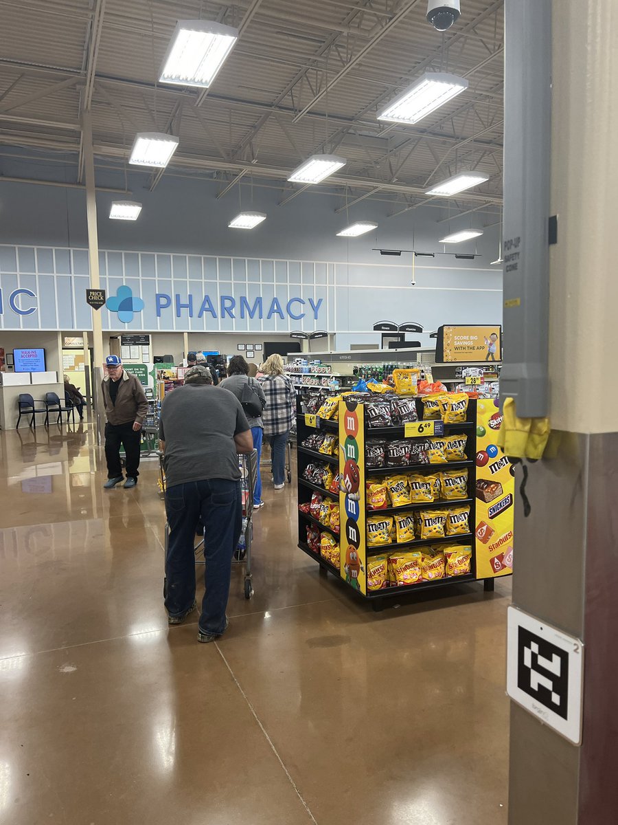 EnvExpert's tweet photo. Someone, @Publix please bring a store to Hebron, KY! Some pharmacy, please bring a pharmacy to Hebron, KY. @Kroger cannot handle it! https://t.co/xg7CTL8Nfm