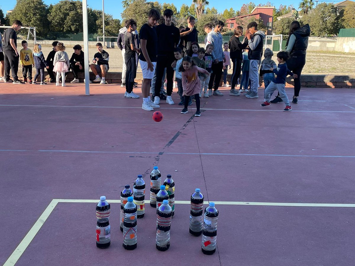 Avui hem celebrat el Dia dels Col·legis Franciscans. Un munt d'activitats ens han servit per compartir una estona agradable entre nosaltres i per poder-nos conèixer una mica millor.