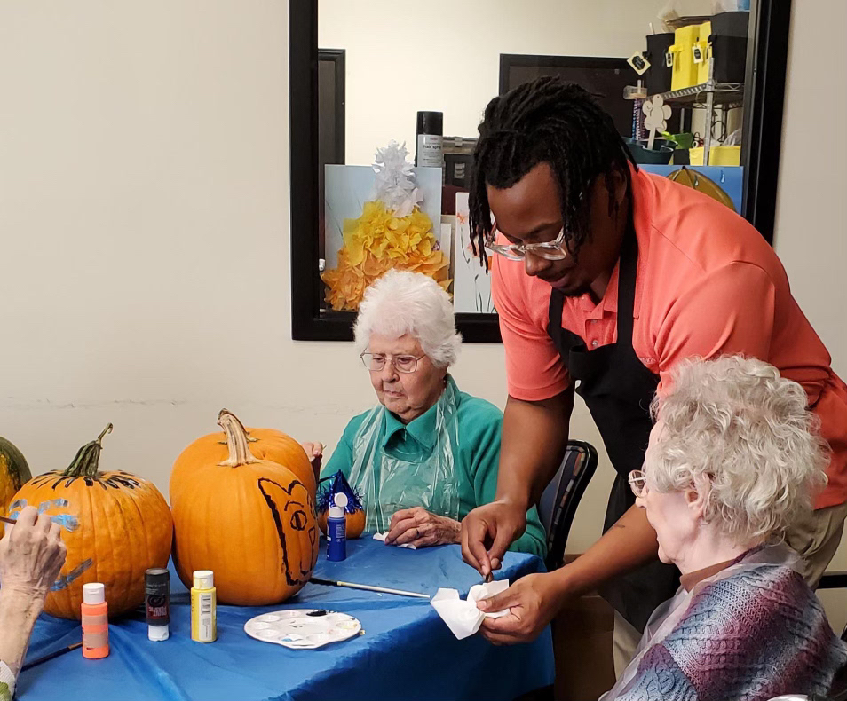 HSprings_HC's tweet photo. Go Big or Gourd Home! 🎃 

Thank you Nathan and Alexus from Stumler Family Farm for providing our pumpkins this year for our residents to paint! 

#WhatsHappeningAtHarrisonSprings
#SeniorLiving
#TrilogyLiving https://t.co/r68IXVQ67F