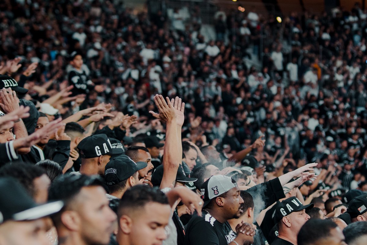 Corinthians on X: VAMOS JOGAR COM RAÇA E COM CORAÇÃO 🎶 / X