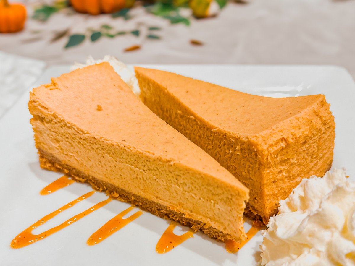 Don't miss out on the flavours of the season! 🍂

Our Pumpkin Cheesecake is the perfect fusion of creamy cheesecake goodness and the warm spices of autumn. But careful! Remember that these are the last days to buy it. Secure yours before it's gone! 😍