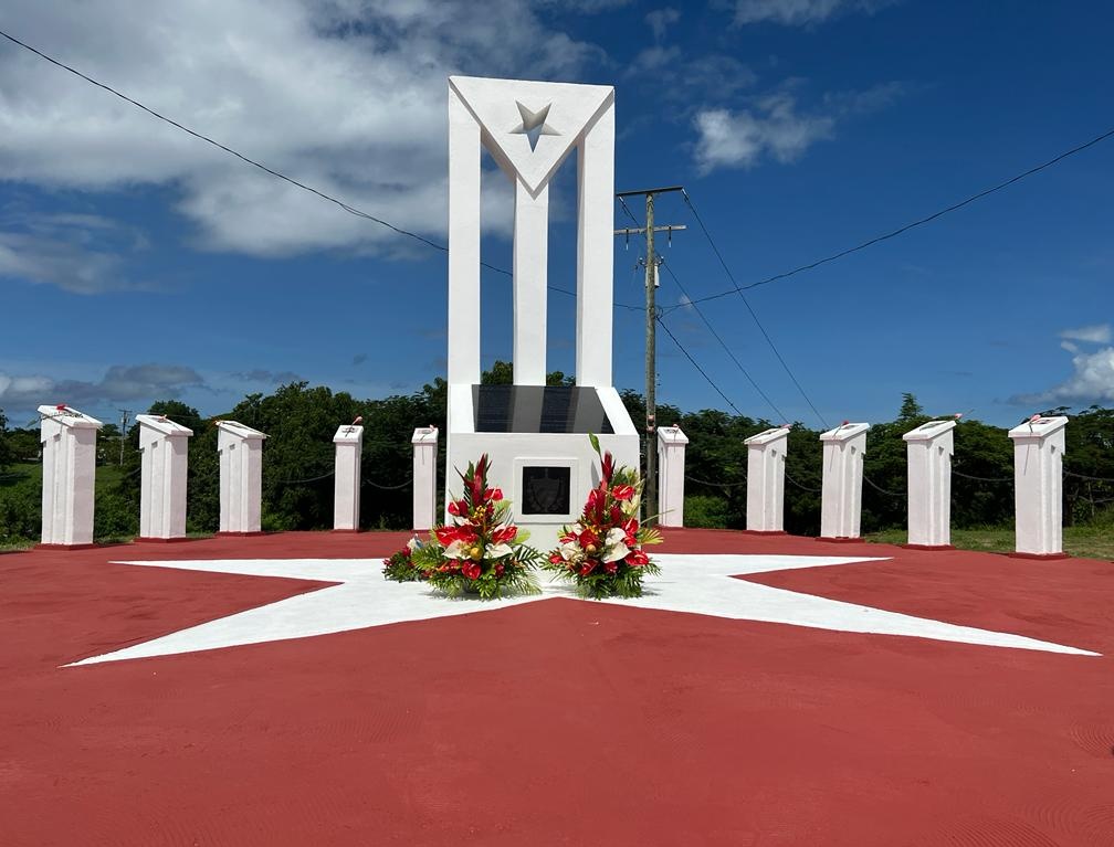 A 40 años de la invasión militar de EEUU a Granada, recordamos y rendimos tributo a los 24 cubanos que apoyaban la construcción del aeropuerto y que, en desigual y heroica batalla, cayeron mientras enfrentaban a los invasores.