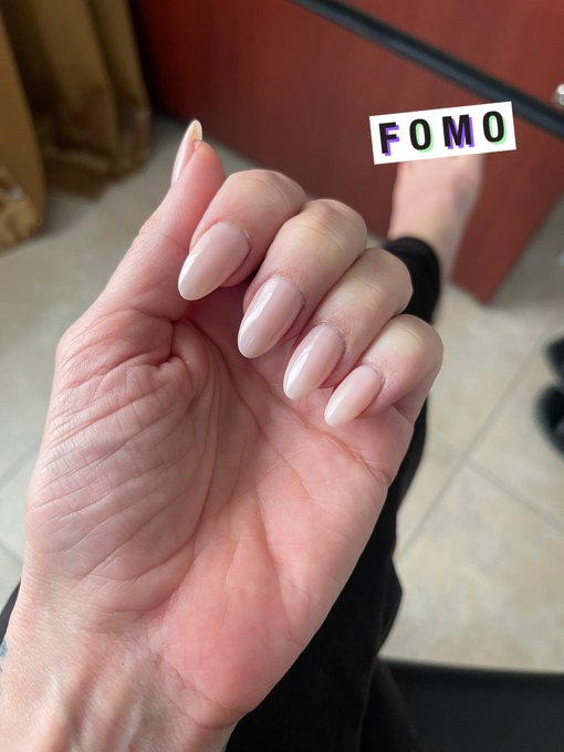 Feeling like a hand nail nudist for my vacation time.  Subscribe for toes: https://t.co/HBby2WyPgh https://t<a href="/tag/realloyalfans"class="tags"><span>#realloyalfans</span></a>