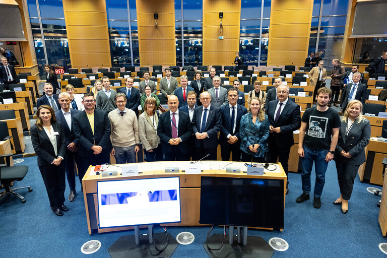 StreitCouncil's tweet photo. Today the #AFCO Committee of the @EPInstitutional will discuss further proposals for the Treaty Reform (@guyverhofstadt @gabischoff @daniel_freund @HelmutScholzMEP @DomenecD)

#AFCO Interparliamentary Meeting - Preparing the European Elections 2024⏬ https://t.co/mho1hpkjxG