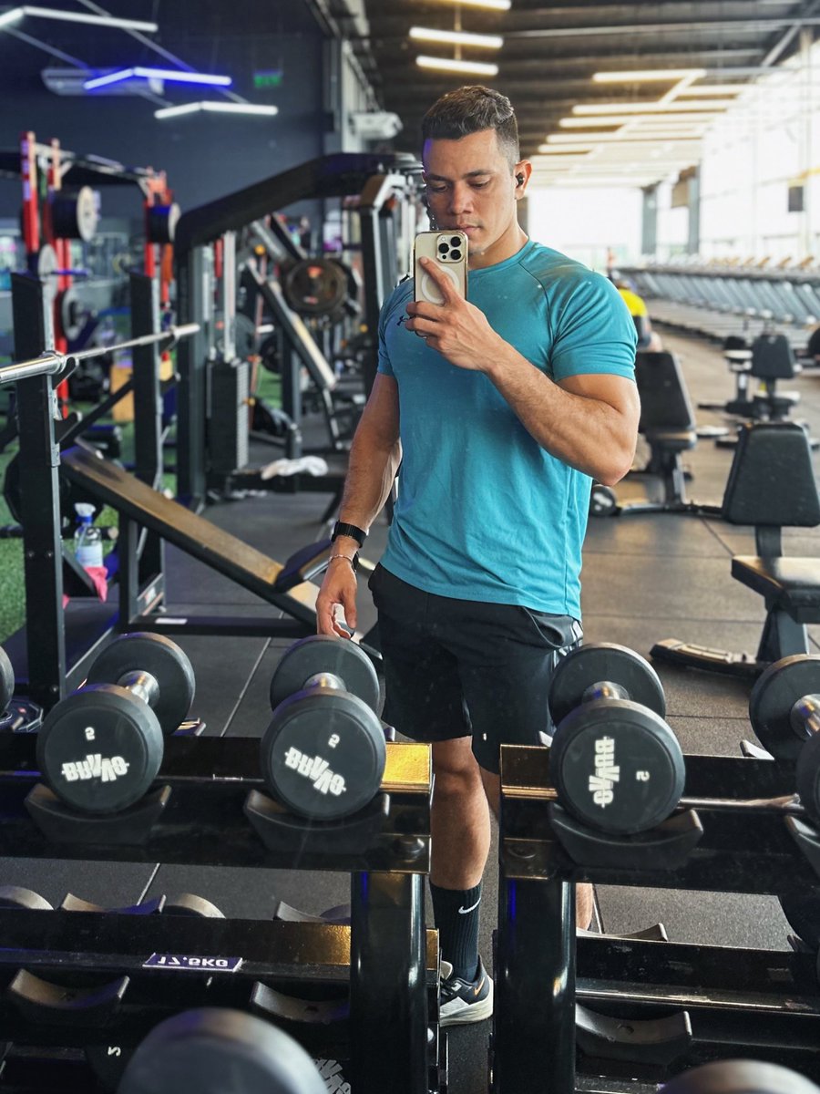 Richard_R96's tweet photo. #Gym  #Throwback #photographychallenge #motivación #progreso https://t.co/r9elEtTtHL