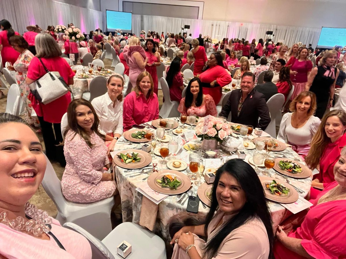 TheTiffanyCraig's tweet image. Can’t cheer them on enough 💕@proj_mammogram helps women without insurance get mammograms and other early detection services. #inthepink #projectmammogram
