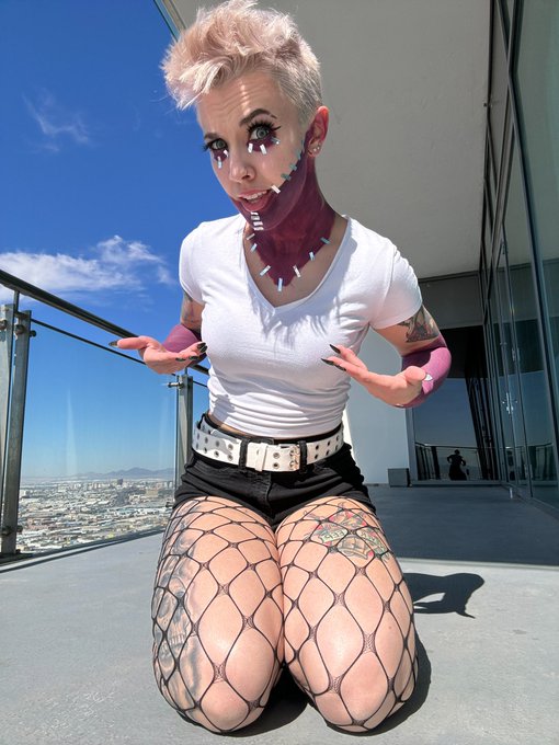 If you&rsquo;re trash, at least burn and be kindling for my flames&hellip; https://t.co/Hm0ioJEATL<a href="/tag/starwarsday"class="tags"><span>#starwarsday</span></a>