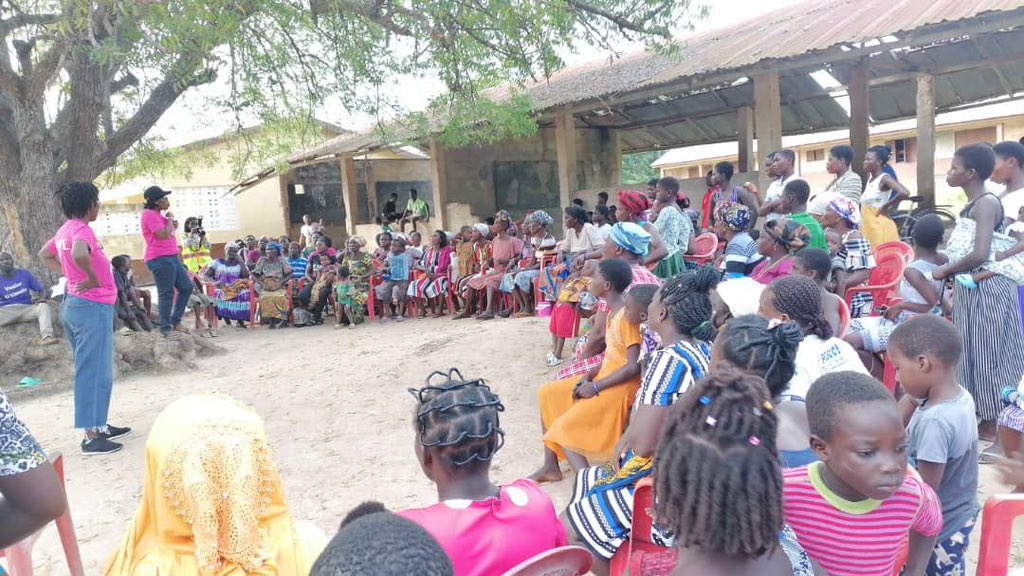 DerickObodai's tweet photo. Name of community: Volo
Date: October 24, 2023
Leader (s) of Delegation from VRA: Mr. David Adomako-Mensah (Director, Real Estate &amp; Security); Mr. Eric Mensah Bonsu (Director, HR), Mr. Francis Yalley (Ag. Director, Legal Services)

#GovtSupports
#GovtRelief4FloodVictims
#VRA https://t.co/Ycm3YpcFu8