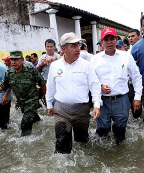 marioiofficial's tweet photo. Se acuerdan cuando teníamos Presidente y #Fonden?
#Acapulco #Guerrero #Huracan #Otis https://t.co/XTNSuQlE8Q