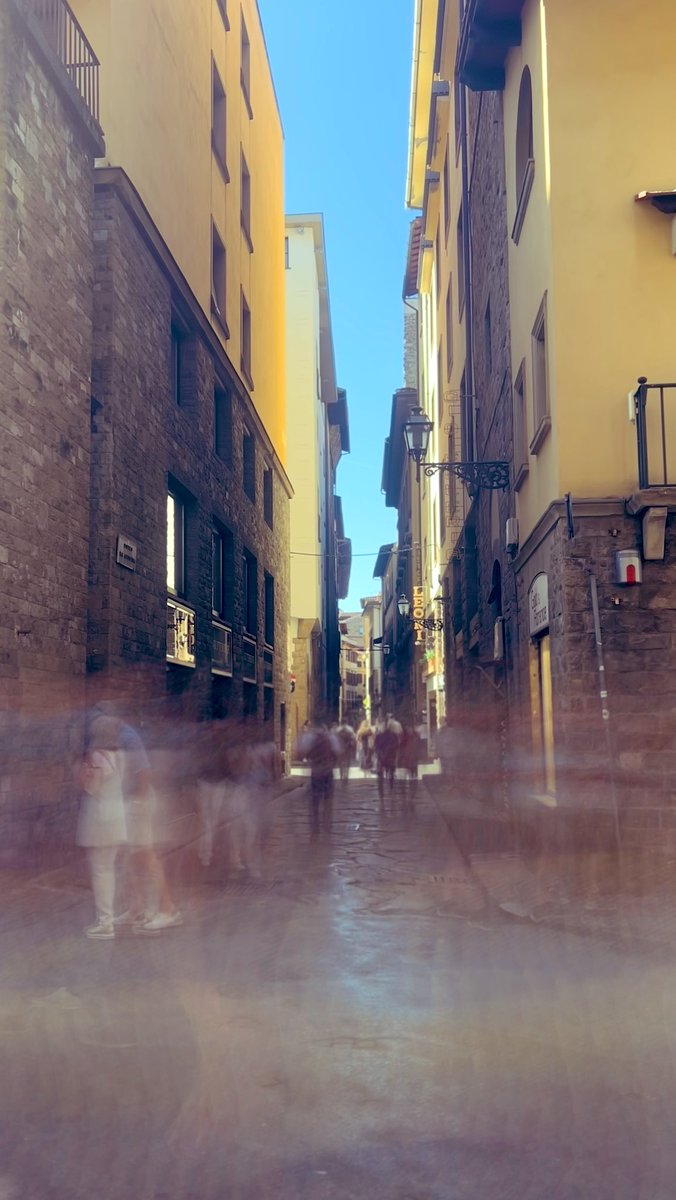 In life's details, beauty unfolds.
In my life, l've learned that the most profound happiness comes from cherishing the little, everyday moments.
It's in those simple things that I find the most joy and meaning.