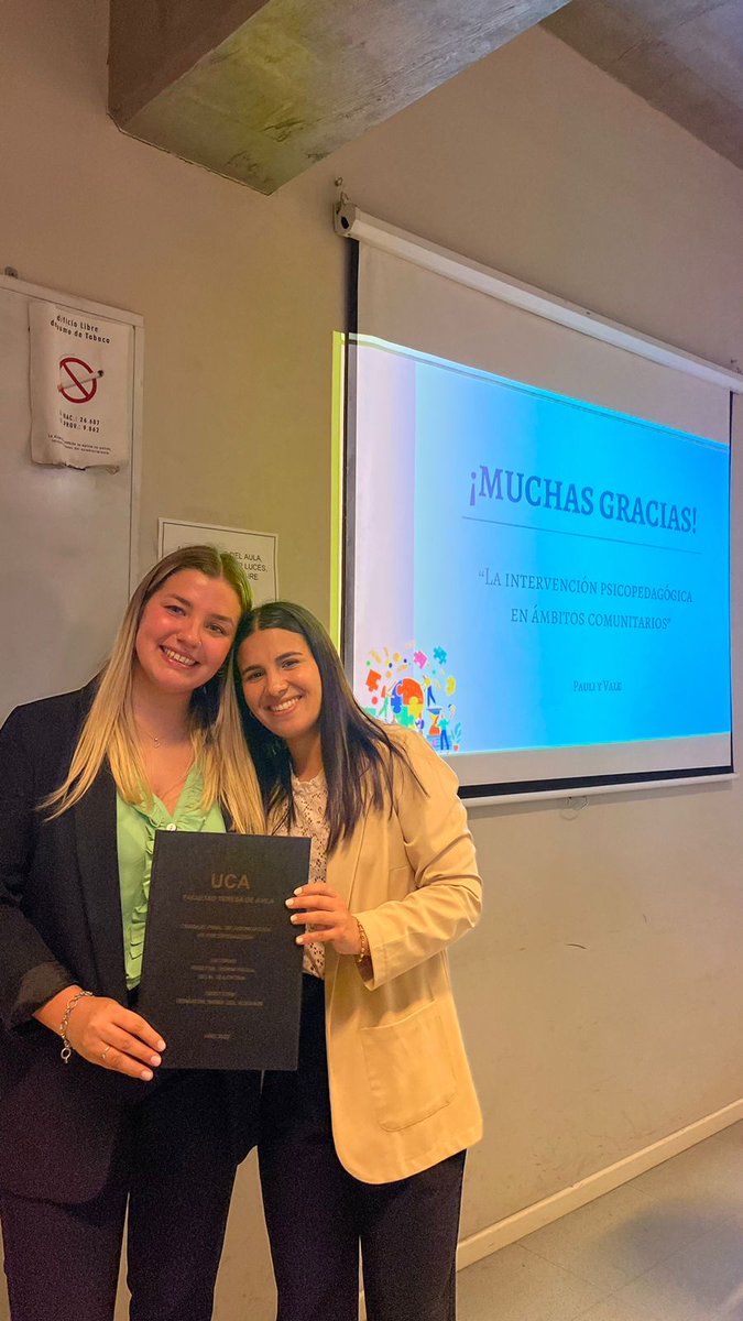 paulypereyra_'s tweet photo. y un día, llegamos💘🎉👩🏻‍🎓 @ValeS46 https://t.co/IkLG5GvXsJ