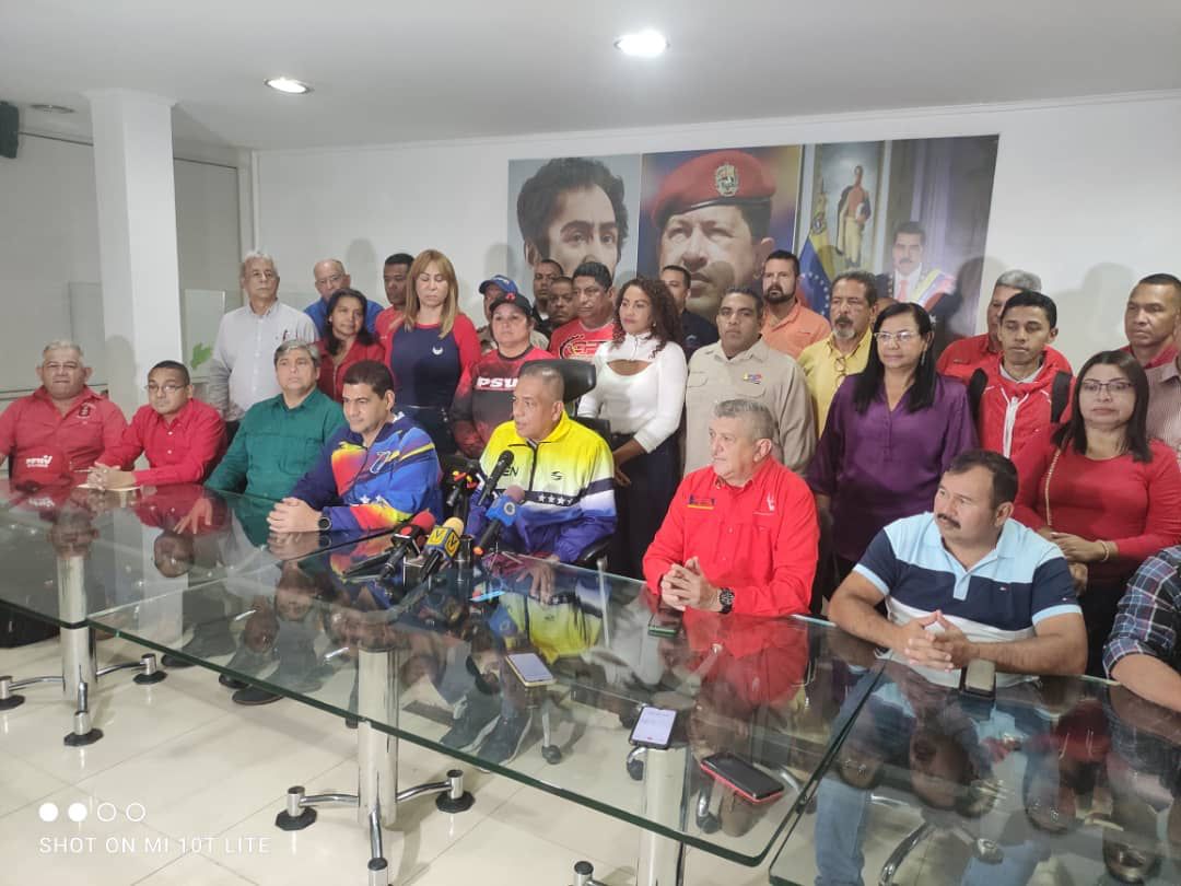 PartidoPSUV's tweet photo. PSUV en Bolívar denuncia «mega fraude electoral» de la oposición https://t.co/6wv67Pm6gQ
#ActivosYFirmes https://t.co/9y5LYcleVg