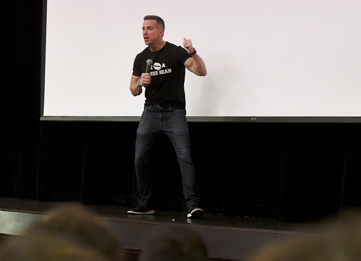 Following up on his powerful presentation to students this morning, @damonwest7 will speak to community members in a free presentation at 5:30 p.m. tonight in Matthiessen Memorial Auditorium. Details here: bit.ly/CoffeeBean2023