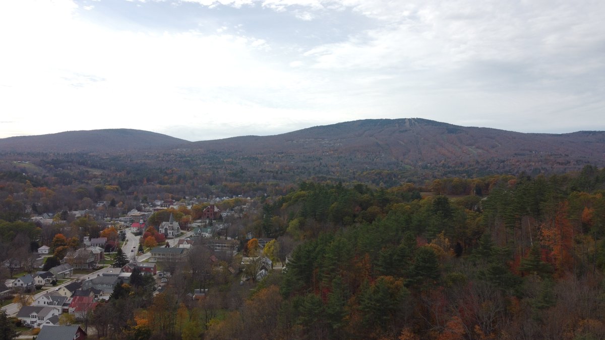 OkemoValleyTV's tweet photo. Today's scene above our studio in #LudlowVT during an unusually warm late Autumn afternoon.  Today marks 100 days since the devastating flood, and the ongoing recovery efforts are in the news (link to today's story from the AP  below)... #vermontflood 
https://t.co/iL1j9rp9uT https://t.co/SGaqlGfRxS