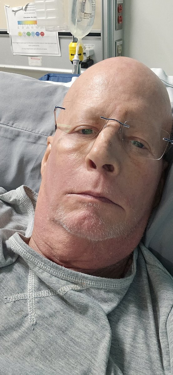 A todos mis compañeros y amigos preocupados por mi salud, con un poco de oración esta crisis la puedo superar. Estoy con el mejor personal del Centro de Traumas y Emergencia Hospital De Trauma/centro Medico De Pr/asem. Sala De Energencia Central (Asem) Centro Medico De Pr jamás