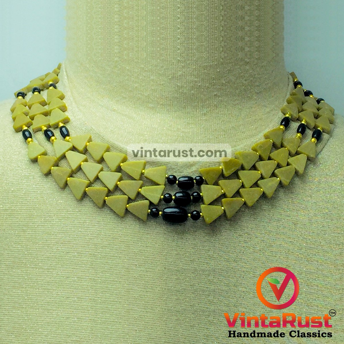 Tribal Multilayers Western Beaded Necklace.

Shop Now:
buff.ly/46VTNer

#vintarust #necklace #choker #chokernecklace #chokernecklaces #beadedjewelryofinstagram #beadedjewelry #victorianjewelry #victorianjewellery #antiquejewelry #antiquejewellery #bestofetsy #pearljewelry