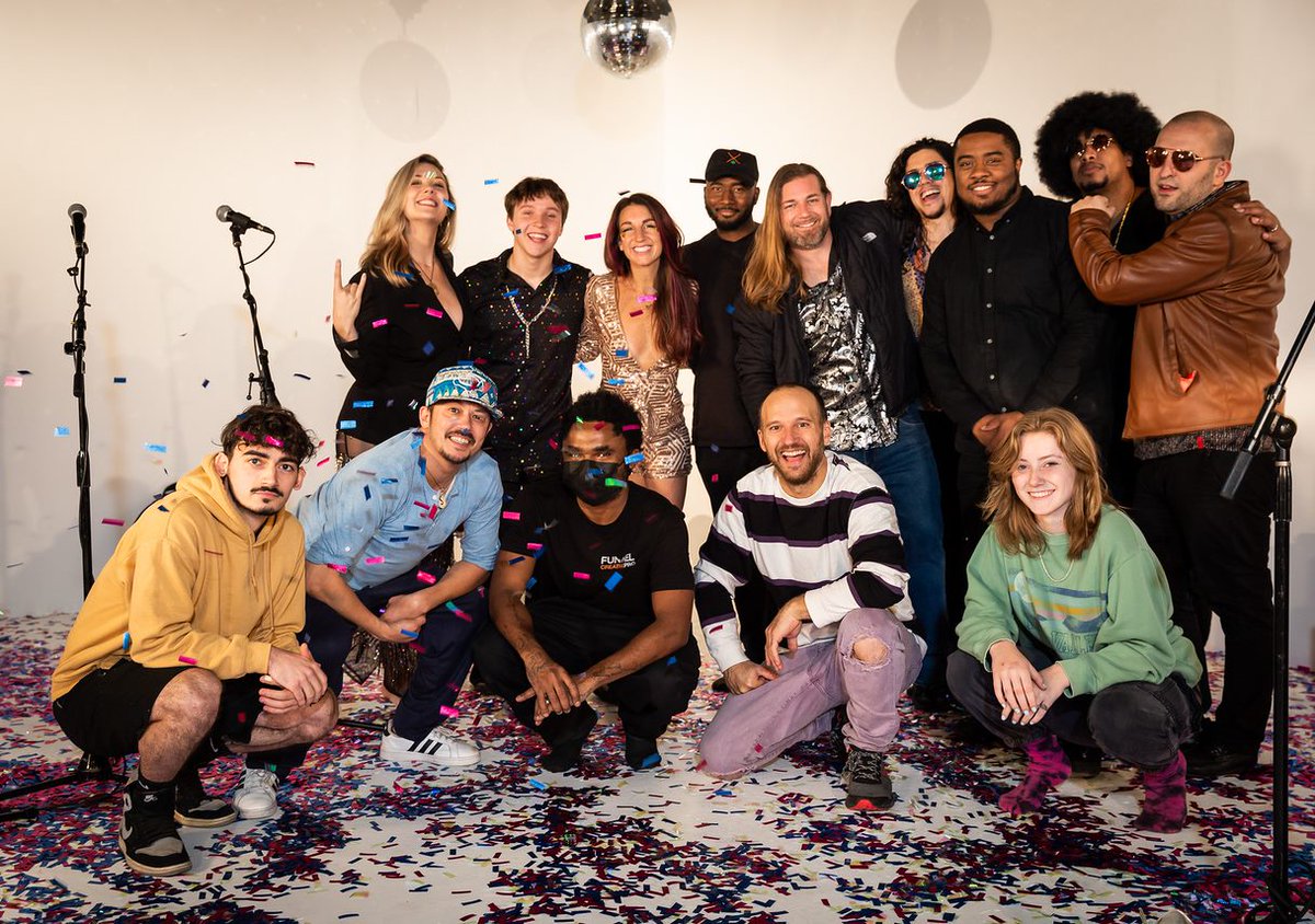 JessRock87's tweet image. On this day a few years ago...

we made a music video 🤘

see it: youtube.com/watch?v=hKGSCQ…

#thekey #singer #songwriter #band #jessnovakband #love #rock #pop #soul #musicvideo #confetti