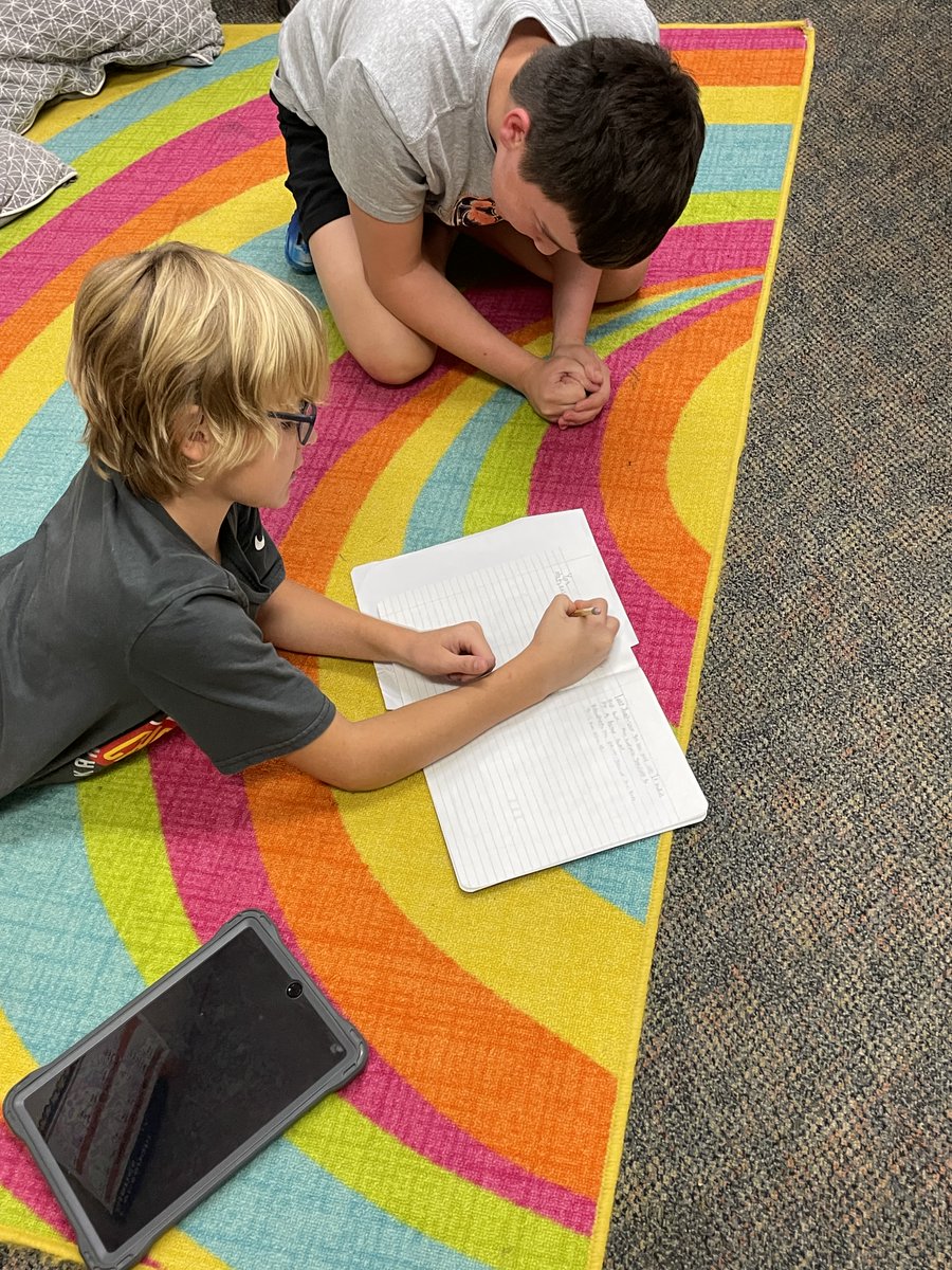 CoxMize5's tweet photo. Mize fifth graders working hard on their Battle of the Brain entries!  #BOTBKC https://t.co/CetyPnAoX6
