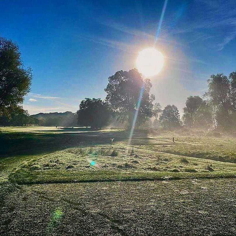 Some very Autumn conditions on the course this morning. Great picture from from one of our followers teeing it up at Kedleston earlier today. ⛳️