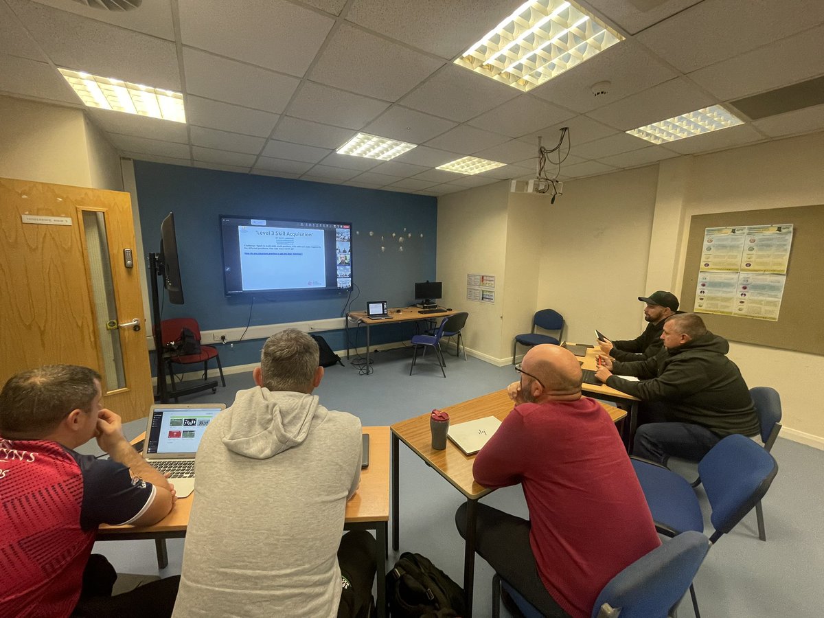 Breezey_boy's tweet image. Quality evening for our @WRU_Community Level 3 candidates 💪

Big thank you to Dr Gavin Lawrence, @JohnAlderWRU and @rod_williams12 for delivering this evening 🔥🙌

#skillaq #developingplayers