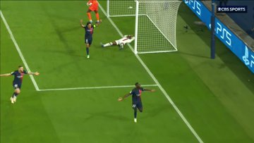Randal Kolo Muani get his first #UCL goal for PSG!  This one counts.