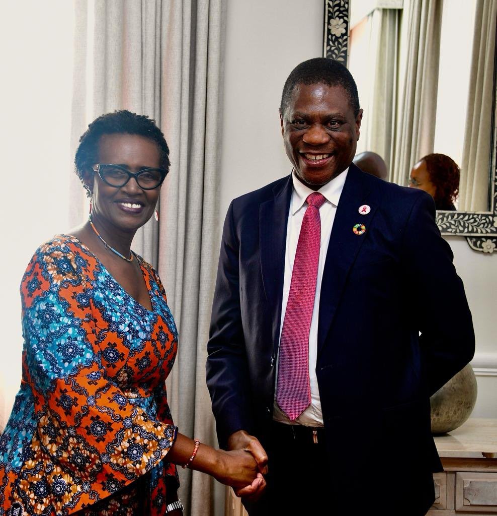 Mobilizing sufficient political will, funding, & commodities alongside encouraging behavior + attitude shifts to sustain the #HIV/#AIDS prevention & treatment response in South Africa 🇿🇦 at the heart of discussion between @GovernmentZA’s @PMashatile & @UNAIDS’s @Winnie_Byanyima.