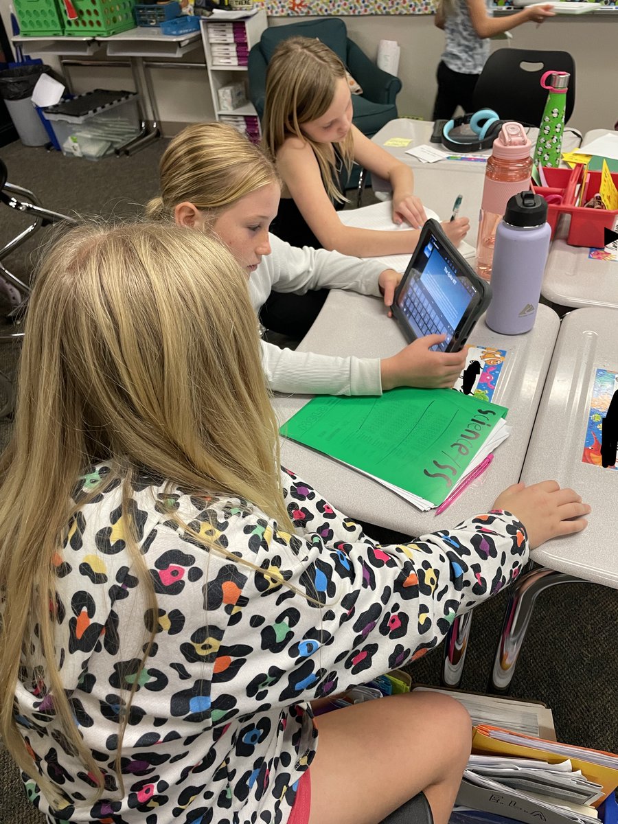 Mize fifth graders working hard on their Battle of the Brain entries!  #BOTBKC