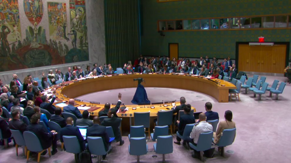 UN_News_Centre's tweet photo. Security Council fails to adopt Russia-led resolution urging “humanitarian ceasefire” &amp; unhindered aid into Gaza; insufficient Yes votes

For: 4 (China, Gabon, Russia, UAE)
Against: 2 (UK,US)
Abst.: 9 (Albania, Brazil,Ecuador, France, Ghana, Japan, Malta, Mozambique, Switzerland) https://t.co/p1lMoY80hy