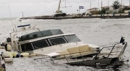 Classic Motor Yacht Sinks in Terracina
#YachtSinking #YachtSalvage #Terracina #PortoBadino #GuardiadiFinanza #Latina #UfficioMaritimo #OutNews #Canados #MotorYacht #ClassicYacht
poweryachtblog.com/2023/10/classi…