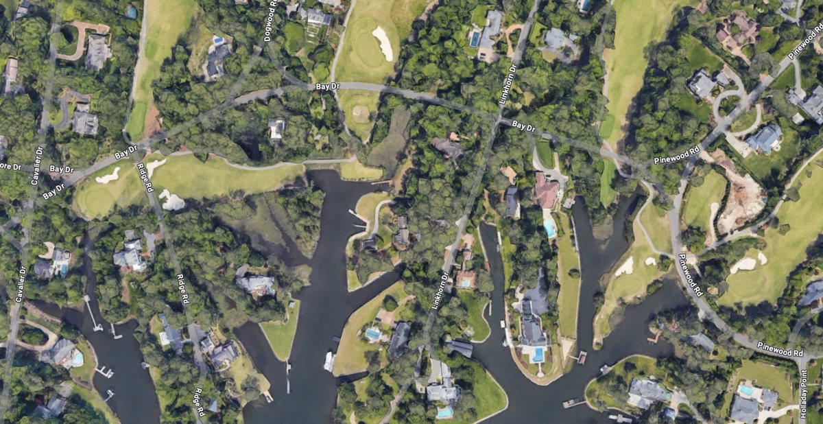 TimGavrich's tweet photo. I counted 11 total road crossings at Princess Anne C.C. (1916) in Virginia Beach, Va. Really cool how it weaves through the neighborhood; some great Google Streetviews. I can't imagine it could be built so intimately today. #GoogleMapsGolf https://t.co/WLvUEkqqW6