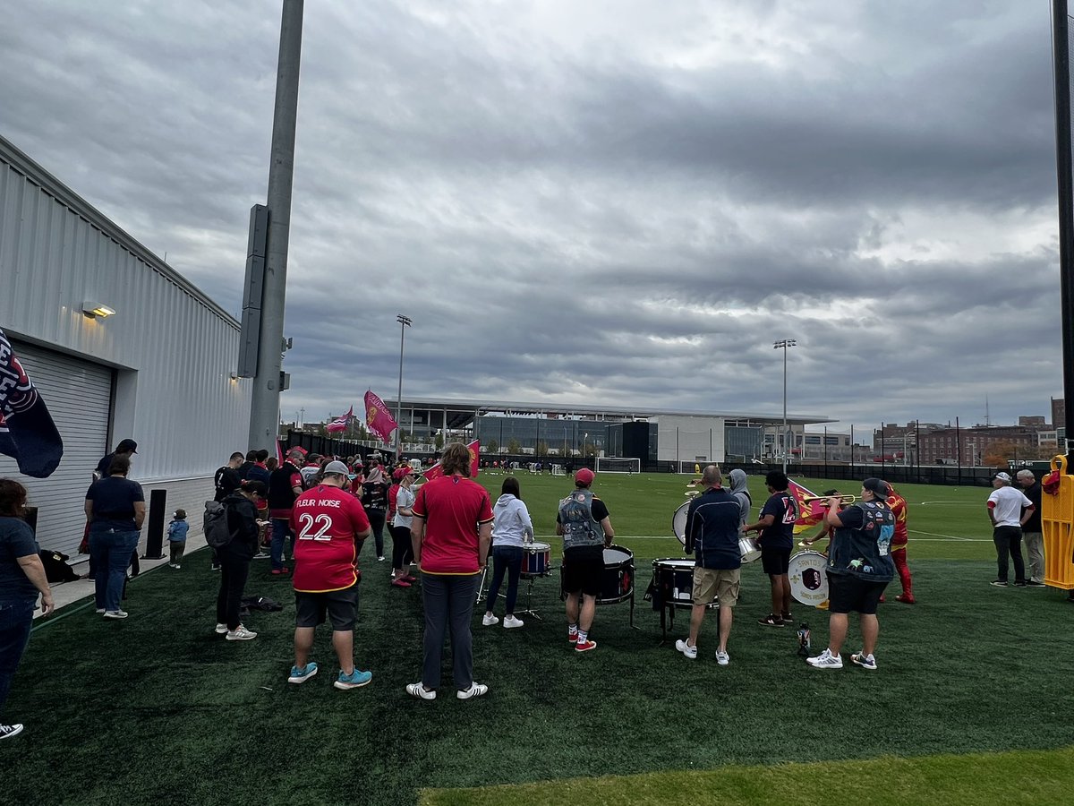 SantiBeltranSTL's tweet photo. A surprise at training today. #JuntosPorCity #AllForCITY https://t.co/ncGcEWTgXv