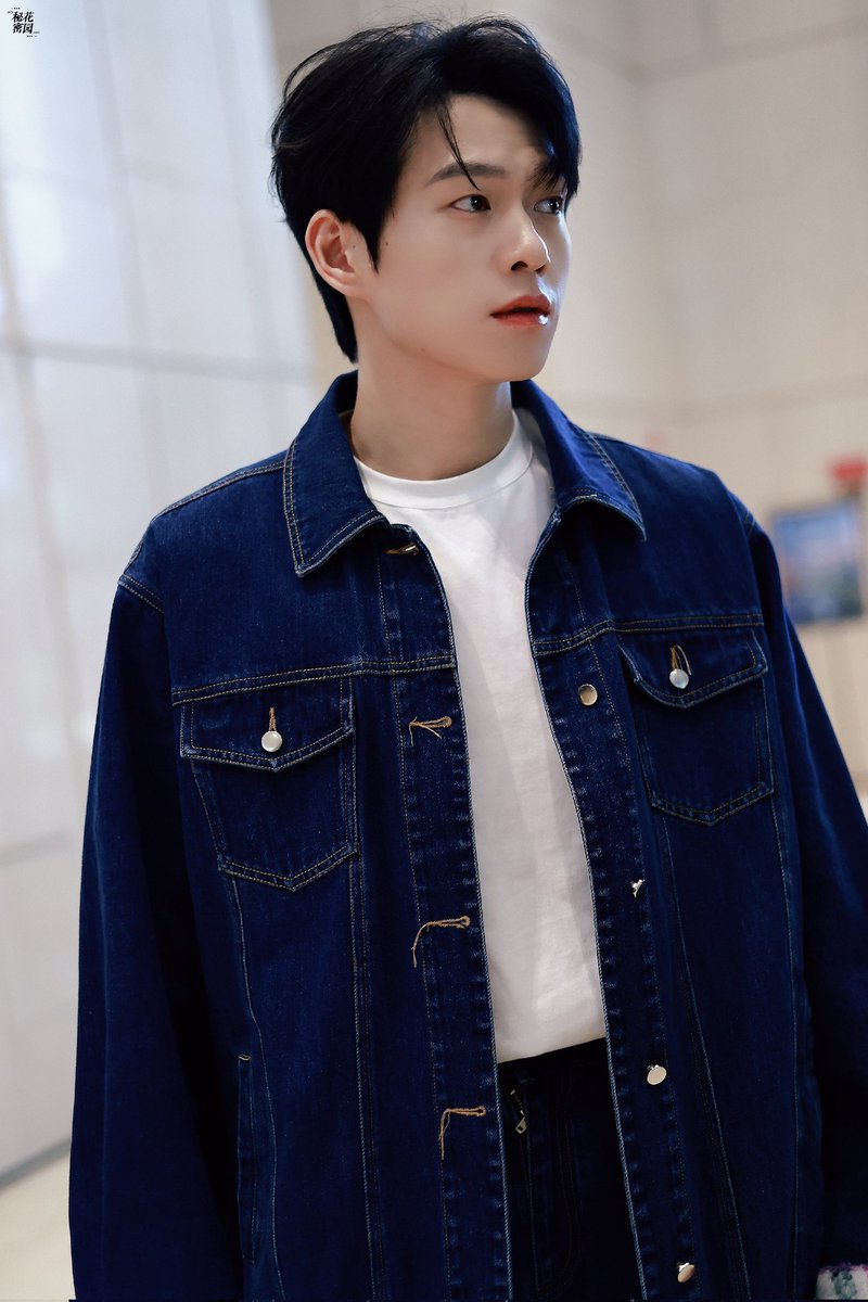 forwdx's tweet photo. 231024 fansite pictures of #weidaxun on the way to record variety #时光音乐会 #TimeConcert
©️ 秘密花园 | 魏大勋 https://t.co/DO1rHHM85N