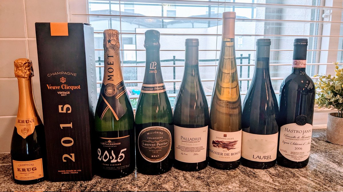 Holiday bottle selection includes some of our fav styles. Love getting away from October/November UK weather 😎