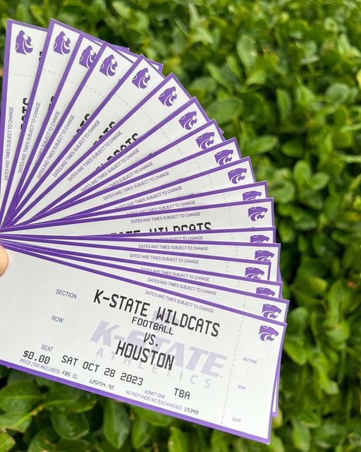 KSU v UH Ticket Giveaway!    

Celebrating homecoming by giving away tickets to watch KSU take on UH THIS SAT! 💜     

RT &amp; Follow to Enter!       

Winner is chosen at random on 10/26 at 9am. PICKUP ONLY. 21+ to enter. Enter again &amp; get full info on FB and Insta ! #giveaway