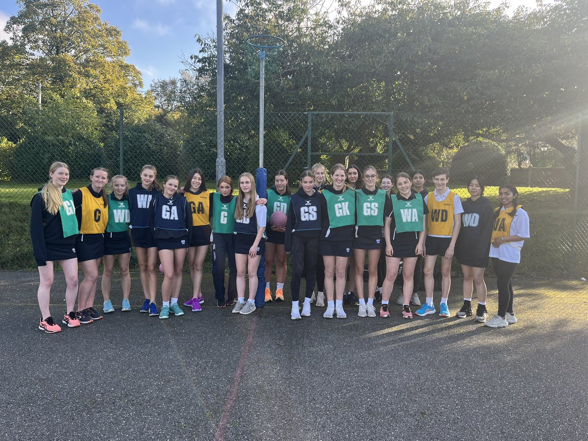 SGSPEDept's tweet photo. Great to get back on the netball court with this lovely bunch! Well worked everyone. Looking forward to watching you all shine ✨ #SGSnetball #SGSYear11 #SGSSixthForm #SGSDifference https://t.co/2tfJpGYc4V