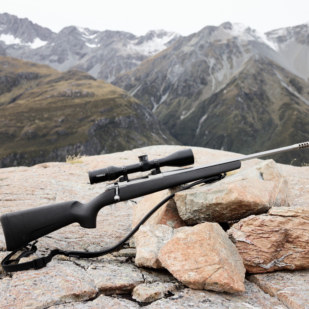 The Sako 90 Peak Carbon. 
Simply one of the lightest bolt actions on the market! With an approximate weight of 2.6 kg, the Sako 90 Peak is exceptionally comfortable to carry over long distances.

gmk.co.uk/product/sako-9…

#sako90 #sakorifles