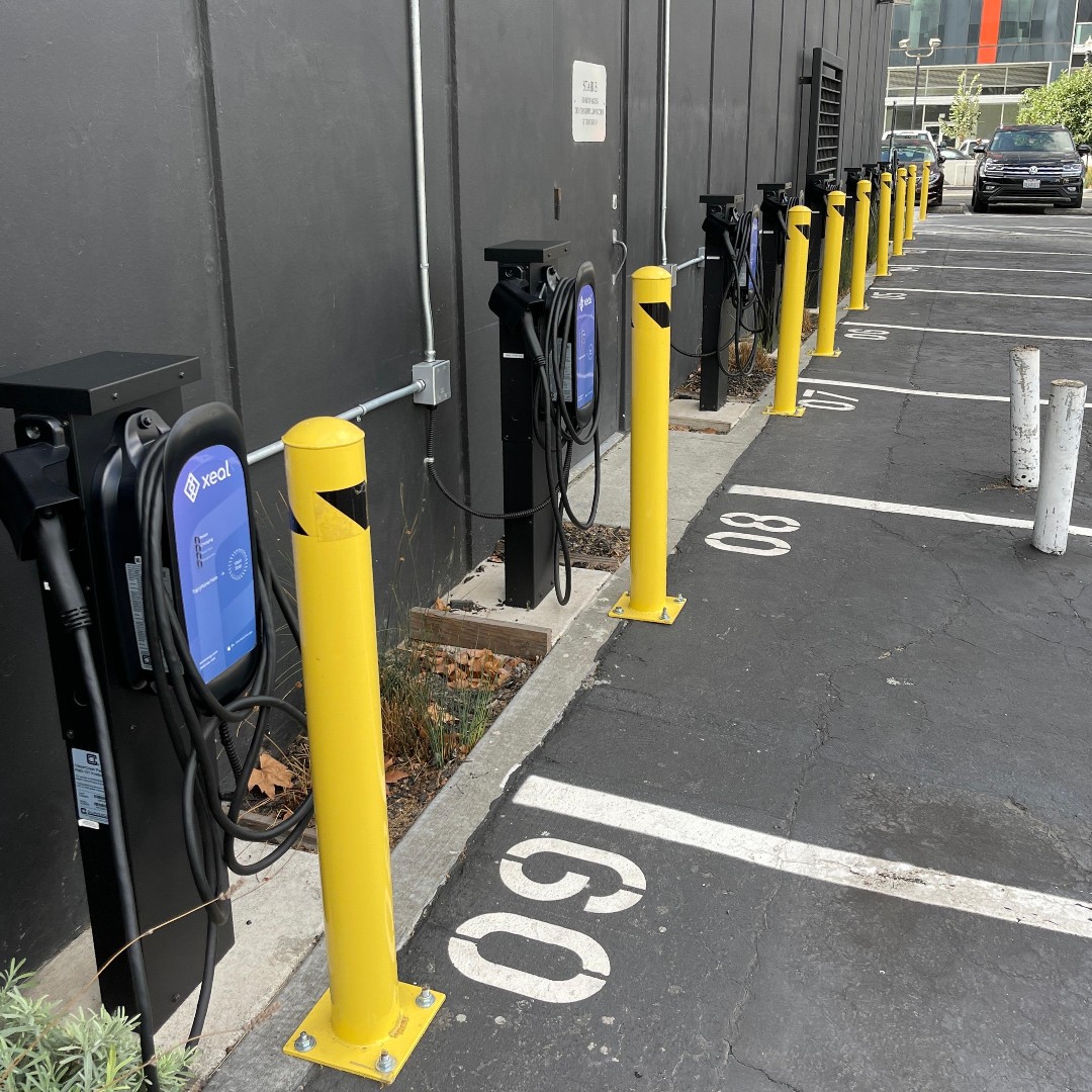 ⚡ COIL powers up San Jose's Market Square with 9 pedestal-mounted Xeal Chargers complete with bollard protection.

#EVCharging#CommercialEV#Sustainability#CleanTransportation#RenewableEnergy#BusinessMobility#GreenTechnology#ElectricVehicles#SmartCharging