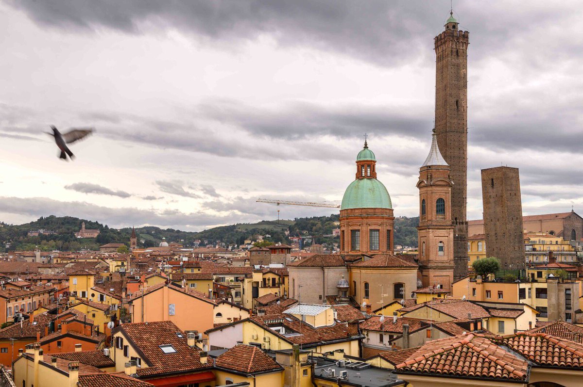 #Terremoto #Rovigo La scossa è stata avvertita distintamente anche a #Bologna. I nostri tecnici hanno immediatamente esaminato le indicazioni provenienti dai sensori collocati sulla #TorreGarisenda e al momento non è stata rivelata nessuna anomalia di rilievo. #ComunediBologna