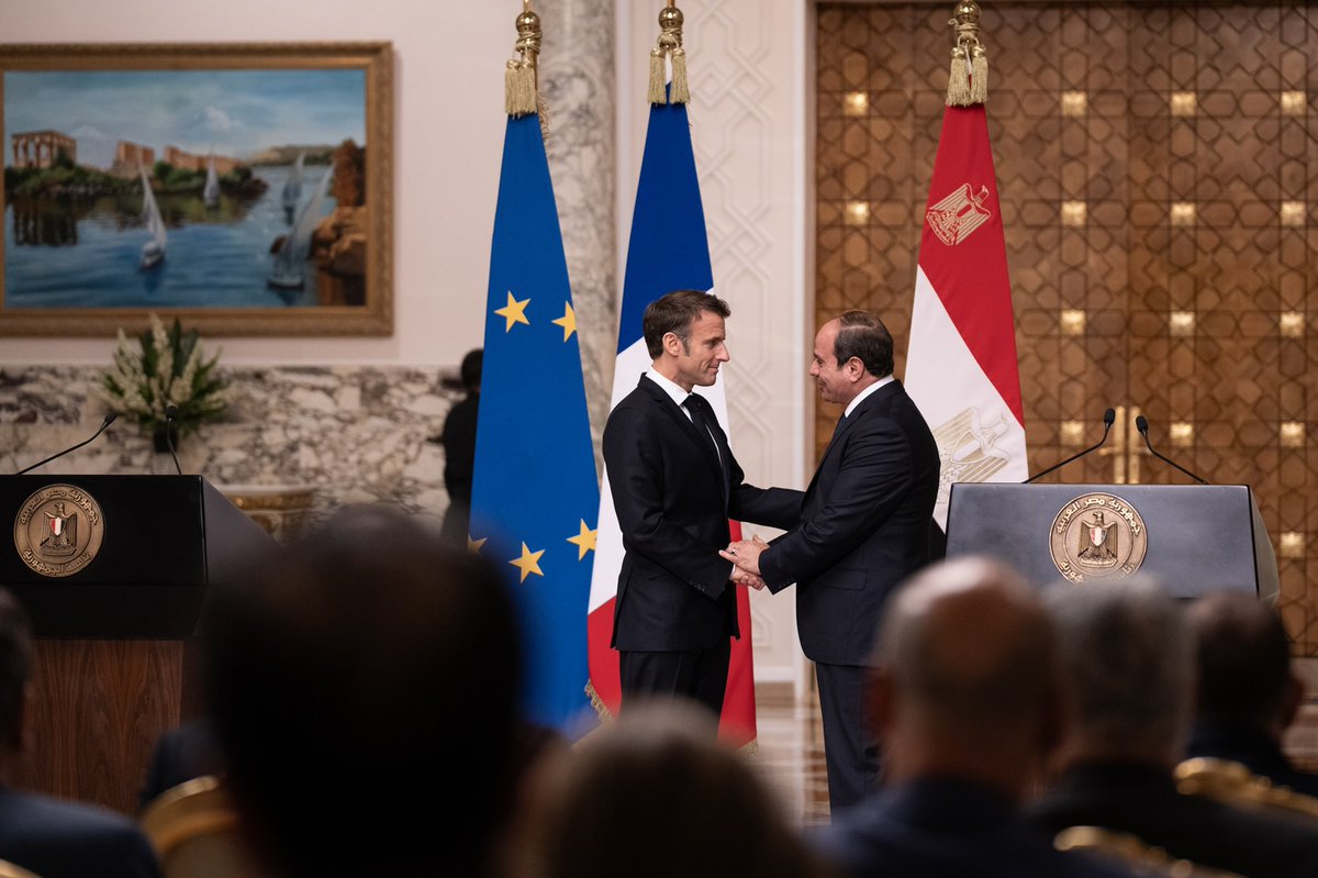 Emmanuel Macron tweet media