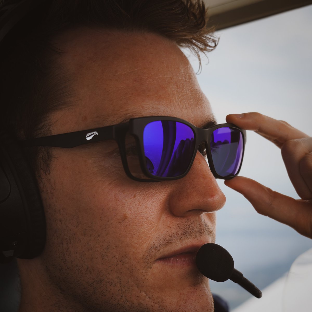 FlyingEyesWorld's tweet photo. Flex with sunglasses designed for unmatched comfort under headgear 👑
No matter the crown, Flying Eyes slide seamlessly with any helmet or headset for all-day focus with zero temple pain, noise leakage, or hassle.
#sunglasses #prescriptionglasses #bifocals #luxuryeyewear https://t.co/PoTNFkUY2H