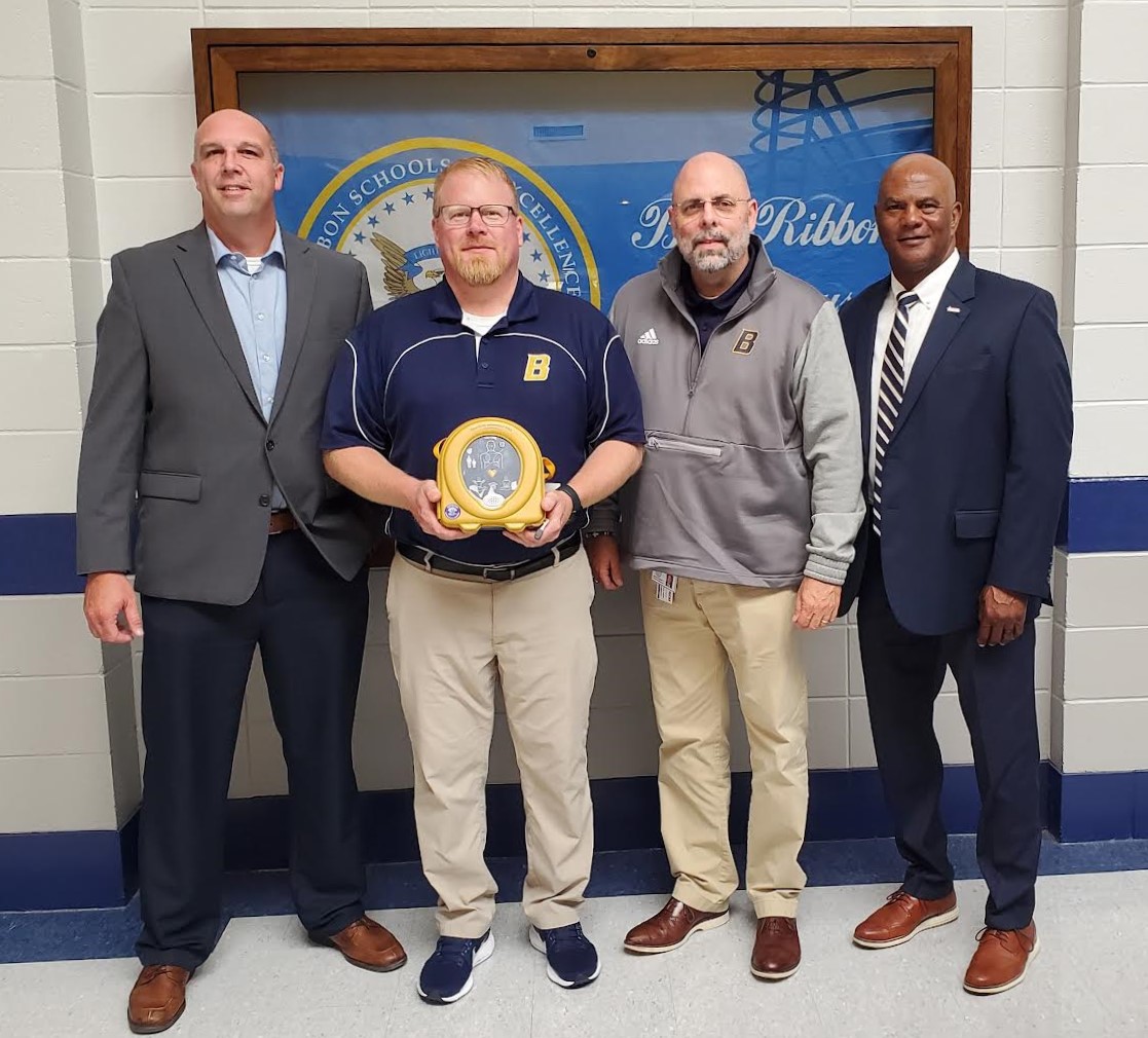 Buckhorn_High's tweet photo. Thank you to Mr. Alvin Briggs ( @AHSAAUpdates Executive Director) & Mr. J.T. Lawrence (Asst Director) for presenting Mr. David Carroll (AD) & Mr. Lavell Everett (Principal) with an AED that was awarded through the Damani Gibson Foundation!
#DoitforDamani
#SCAAwarenessMonth https://t.co/OKNvDDZbIj