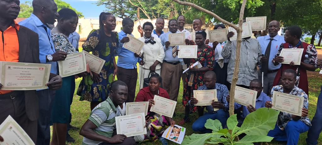 It's that time of the year when Teacher are recognised for their hard work. The DEO of Pakwach appreciated <a href="/STIReducation/">STiR Education</a> for the continuous support since 2016. She urged trs to give learners reasons to love school.