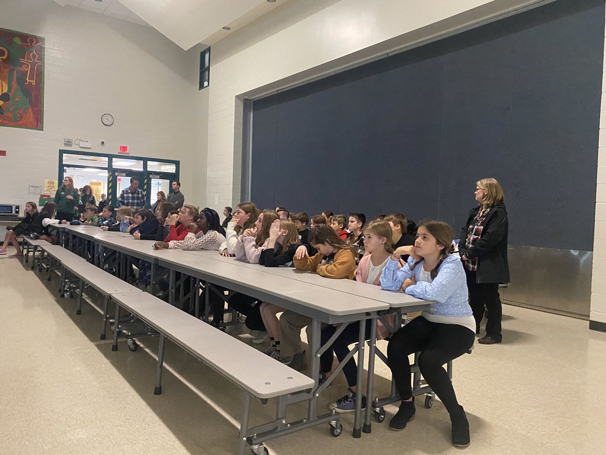 FrancisdeSf's tweet photo. So grateful to our friends @SJCHSSPARTANS for hosting a great day for our Grade 6 #futureSpartans! #IBelongHereCDSBEO https://t.co/uVU6S2hr9E
