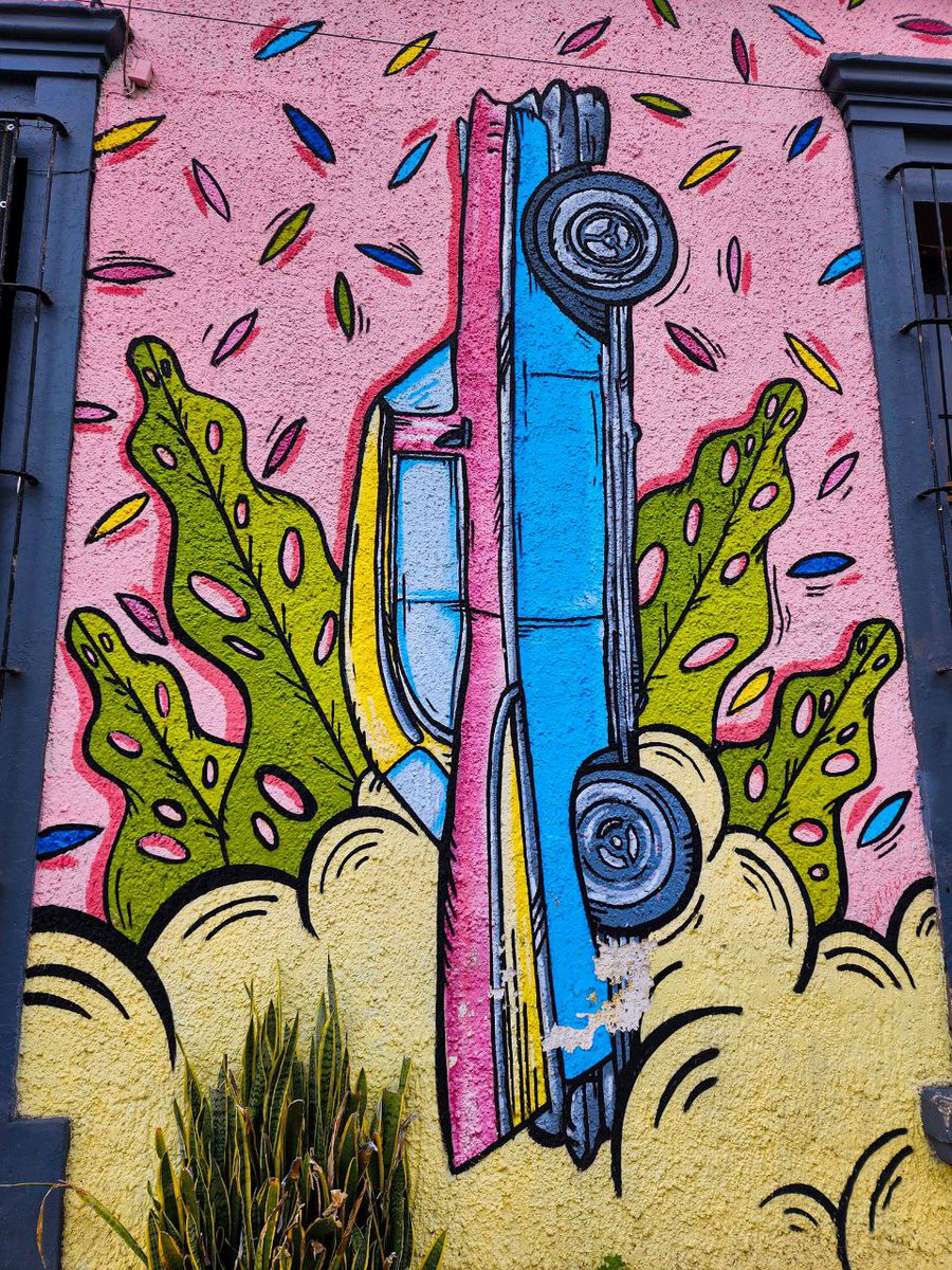 Si quieres volar, tienes que renunciar a las cosas que te pesan. #TM
 @blazysusanmx
📍 Blazy Susan Mexico, Guadalajara, Jalisco
#Murales #ArteUrbano
#Art  #streetart #streetartdaily #streetartphoto  #Photography #gaffitis #Creativity #MultiColored
