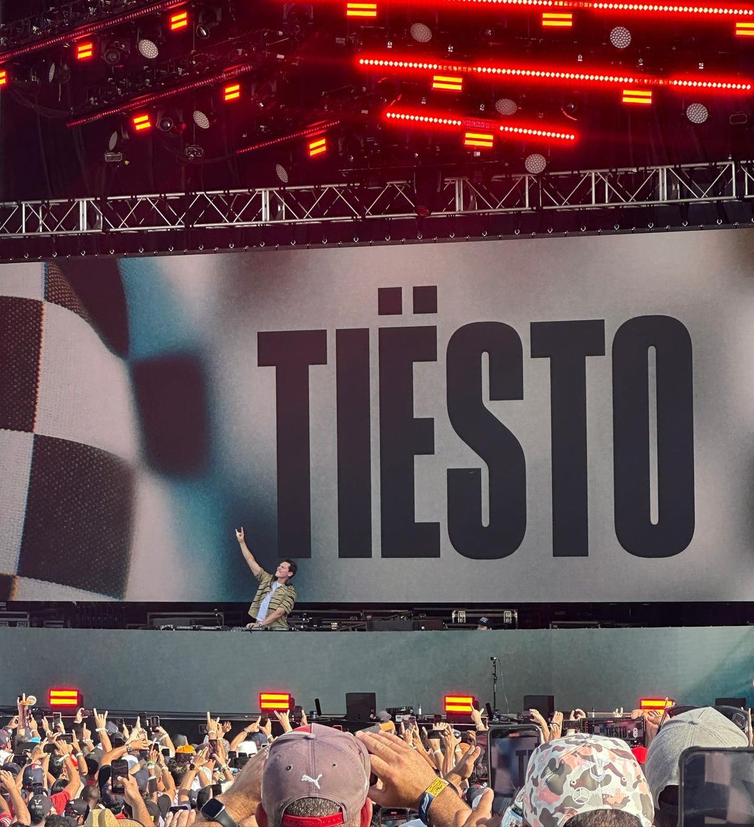 ClubColTiesto's tweet photo. @tiesto hizo que el Circuito de las Américas temblara con su música en el cierre del GP de @F1 en Austin, TX, Estados Unidos el 22 de Octubre de 2023. ¡Revive esos momentos épicos junto a nosotros! 🎶🏁 

#Tiesto #Tiësto #TiestoFamily #TiestoColombia #TiestoTour #F1 https://t.co/flnCiVaqmr
