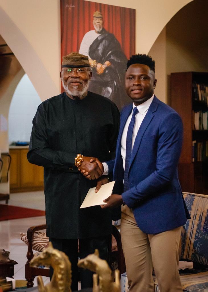 InkoomSamuel's tweet photo. An inspiring encounter with one of Ghana’s influential figures, A Political influencer, medical doctor, former GFA President, among others. Grateful to Dr. Nyaho Nyaho-Tamakloe for graciously accepting our meeting. 🙏🇬🇭 #Respect #GhanaLeaders https://t.co/P8NE1TD9CC